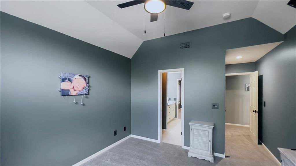 327 NE Lakes Edge Circle — photo 30