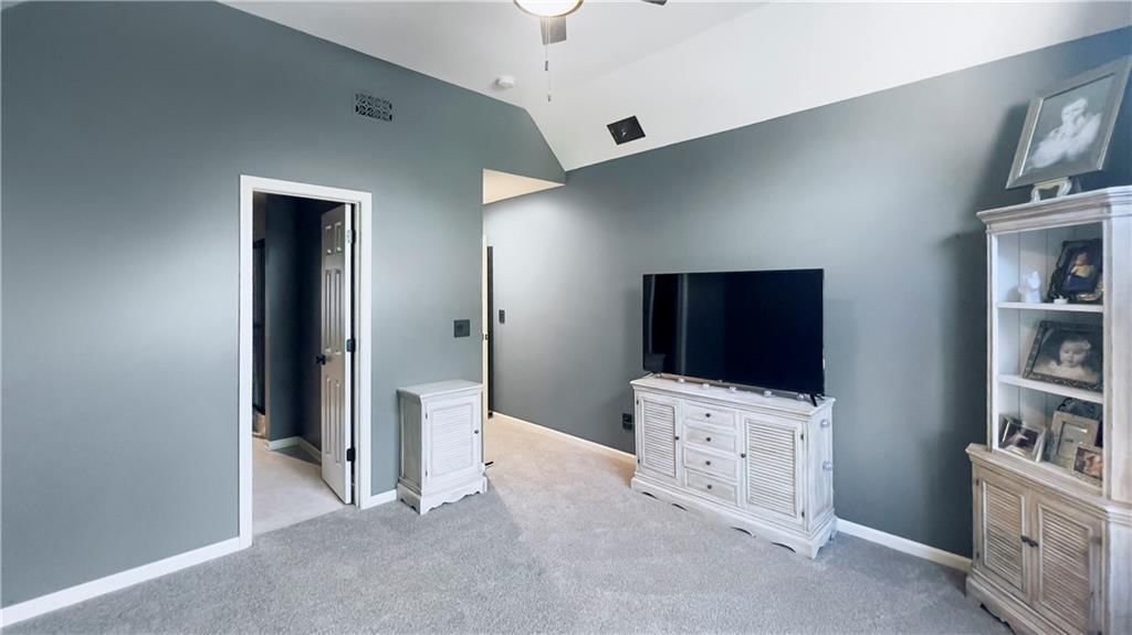 327 NE Lakes Edge Circle — photo 31