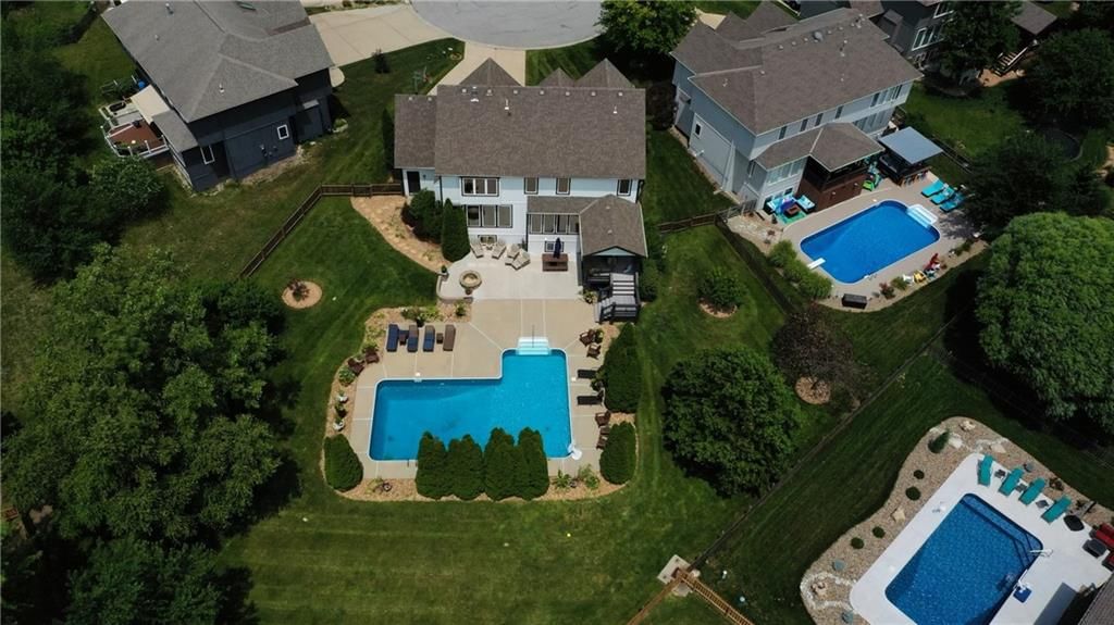 327 NE Lakes Edge Circle — photo 47