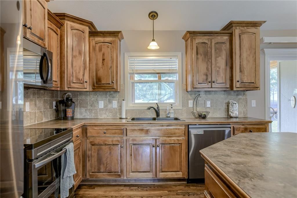 2317 NE OVERLAND Drive — photo 11