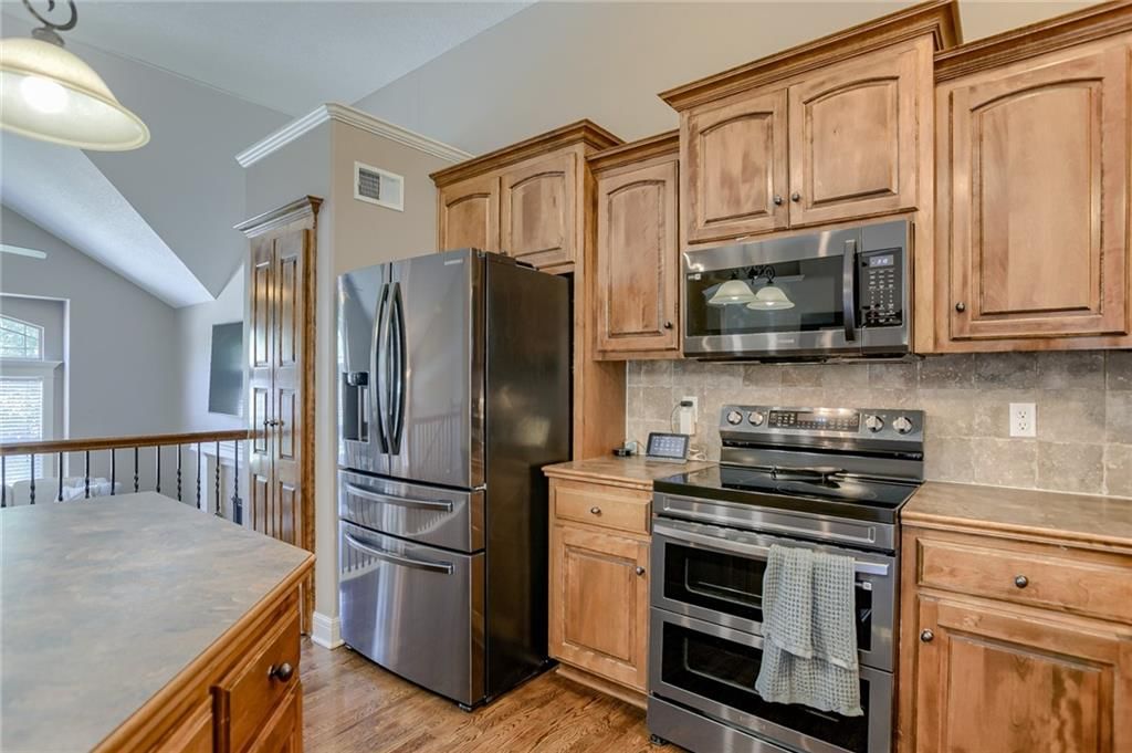 2317 NE OVERLAND Drive — photo 13