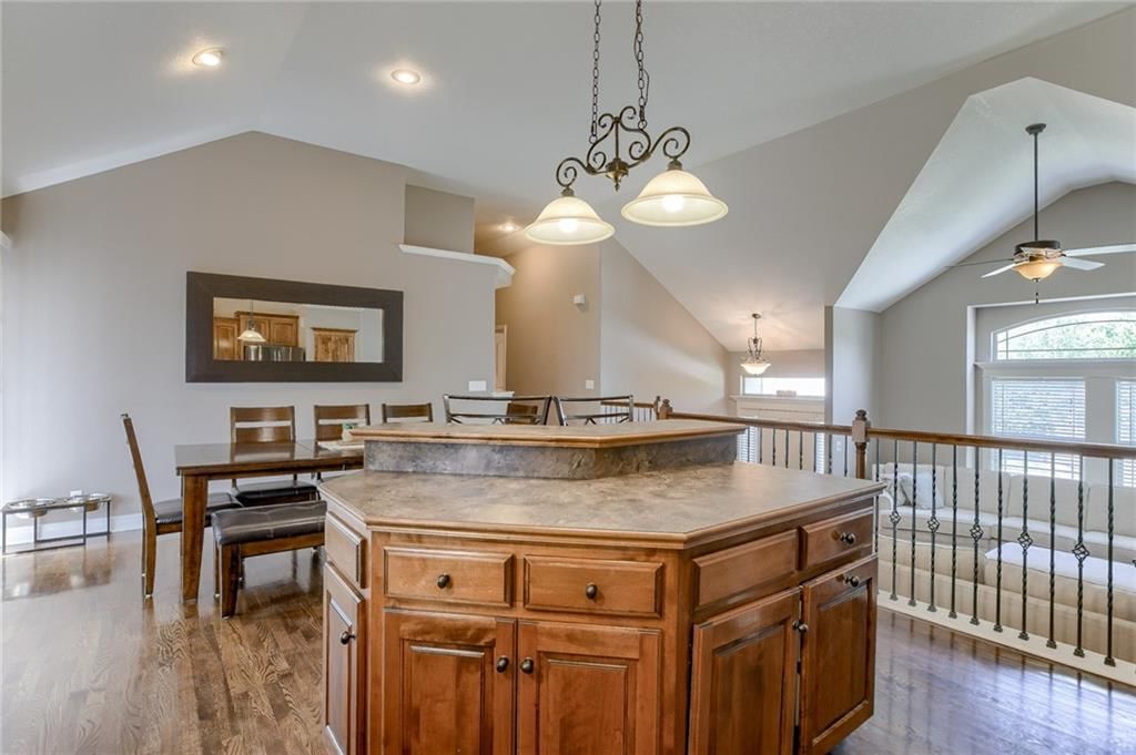 2317 NE OVERLAND Drive — photo 14