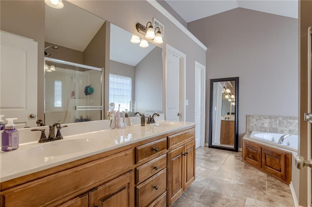 2317 NE OVERLAND Drive — photo 18