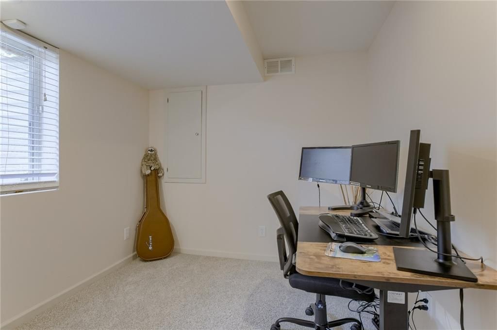 2317 NE OVERLAND Drive — photo 25