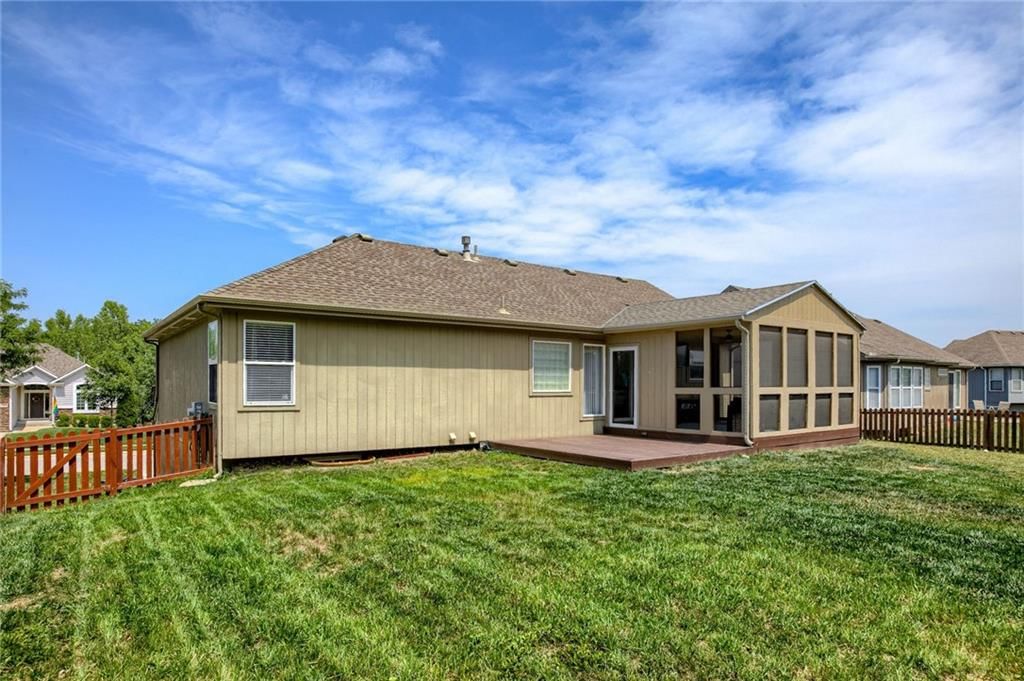 2317 NE OVERLAND Drive — photo 34