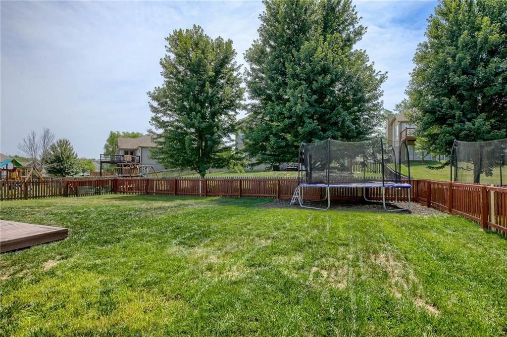 2317 NE OVERLAND Drive — photo 35