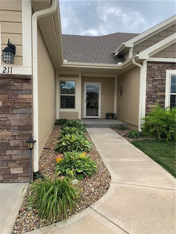 211 Ashmont Court — photo 16