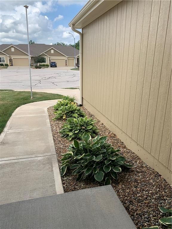 211 Ashmont Court — photo 17