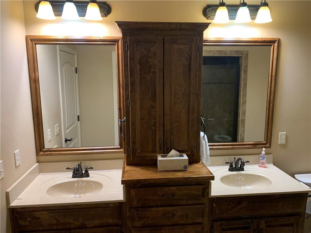 211 Ashmont Court — photo 20