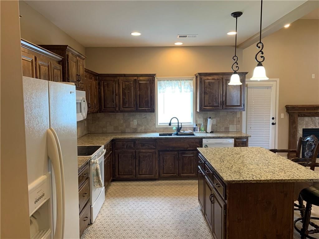 211 Ashmont Court — photo 5