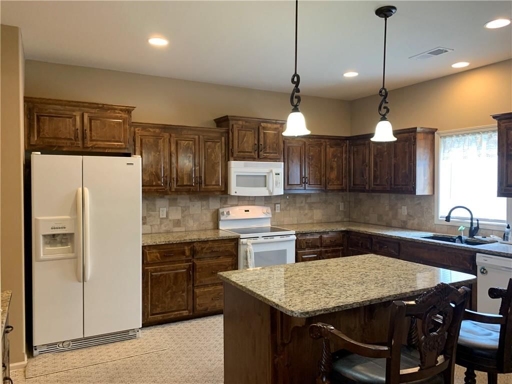 211 Ashmont Court — photo 6