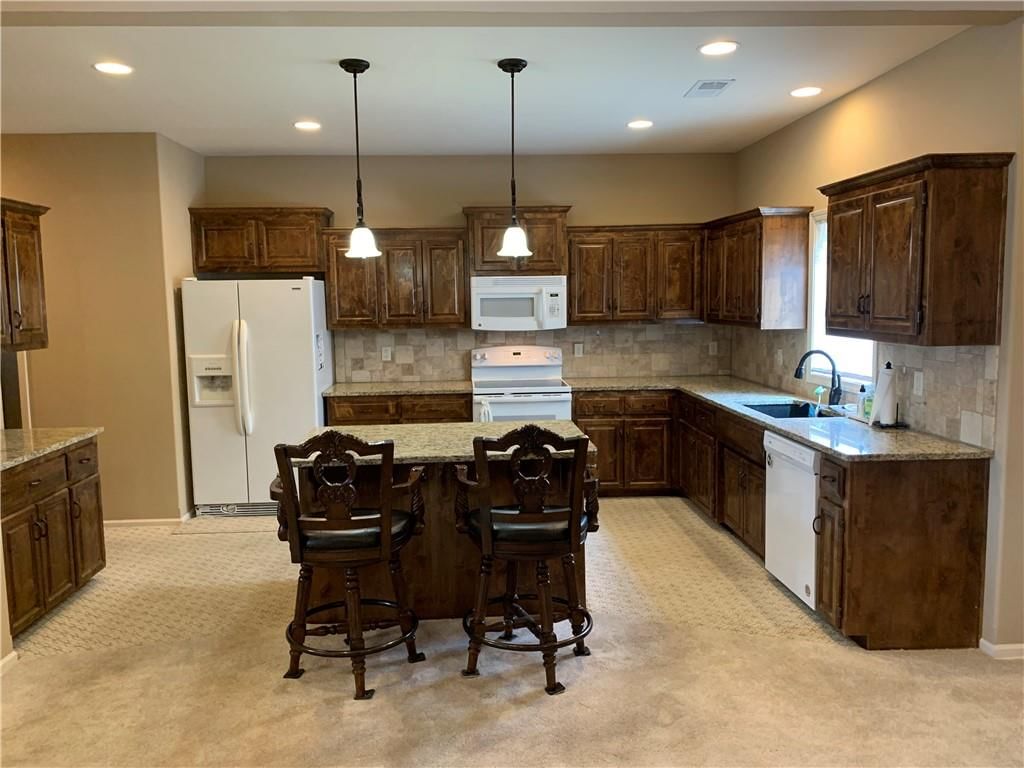 211 Ashmont Court — photo 8
