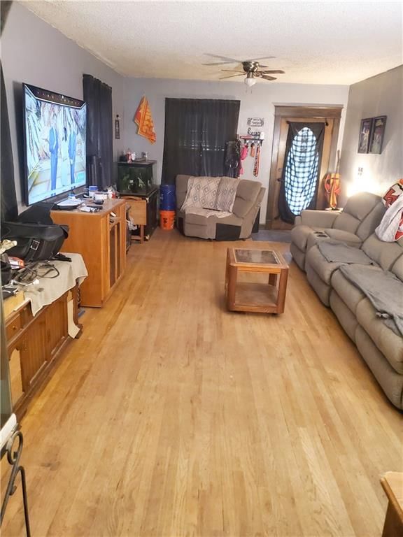 521 E Kansas Avenue — photo 3