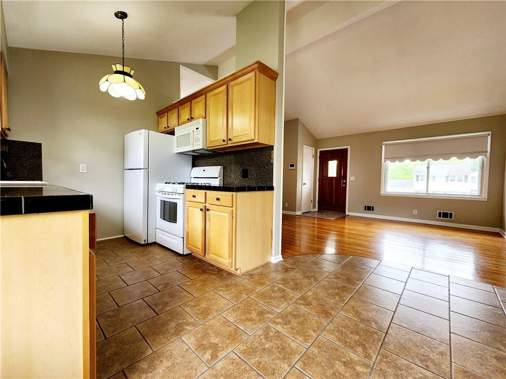 5007 N Kensington Avenue — photo 7