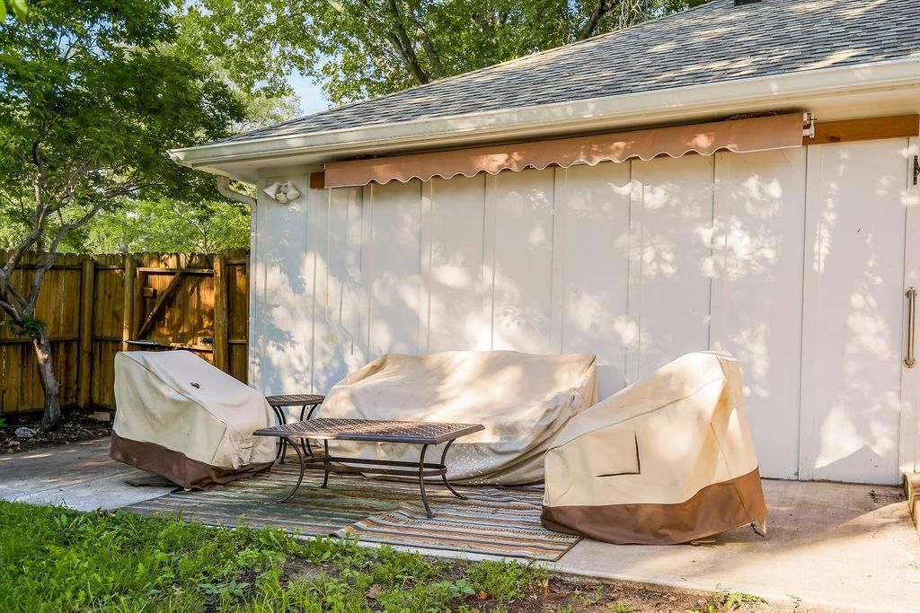 9100 Westbrooke Drive — photo 10