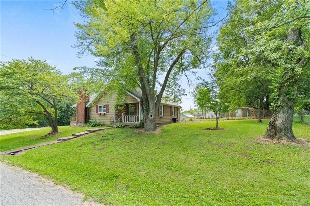 220 Ridgeway Avenue — photo 2