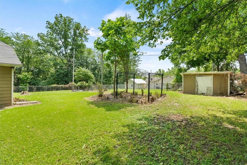 220 Ridgeway Avenue — photo 18