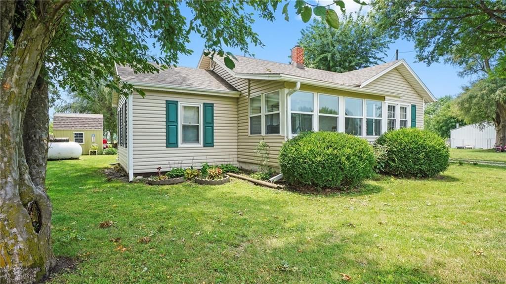 523 W Fleming Road — photo 2