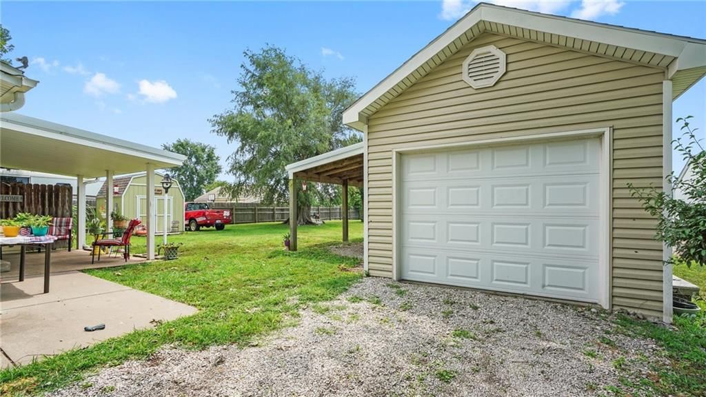 523 W Fleming Road — photo 23