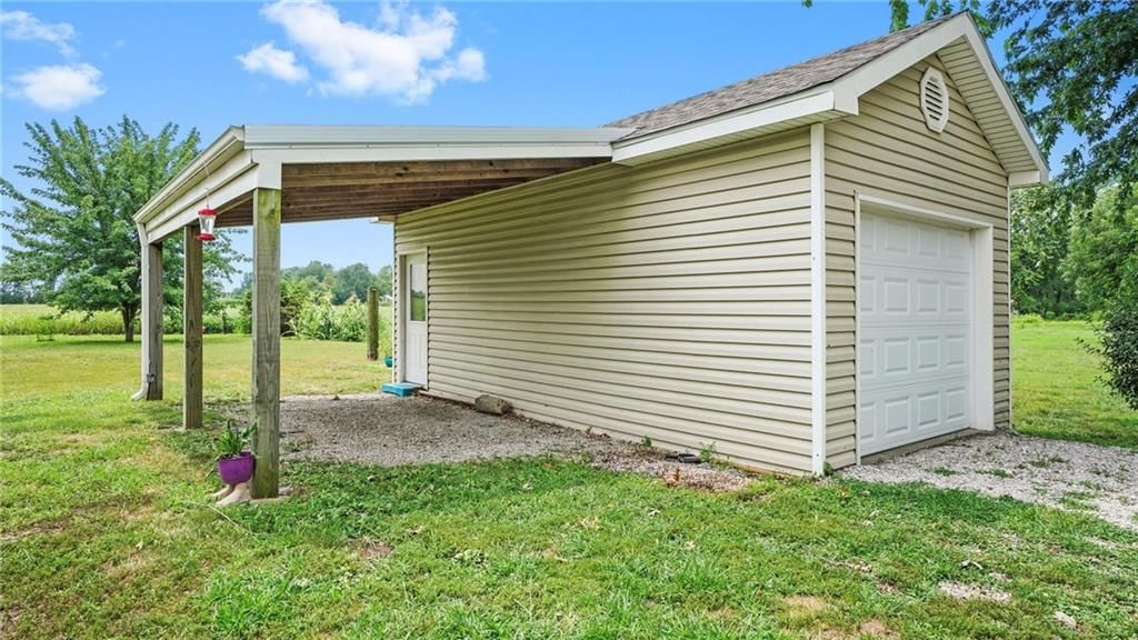 523 W Fleming Road — photo 24