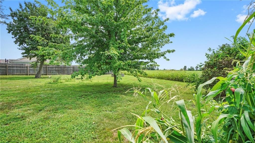 523 W Fleming Road — photo 29