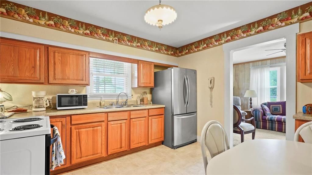 523 W Fleming Road — photo 9