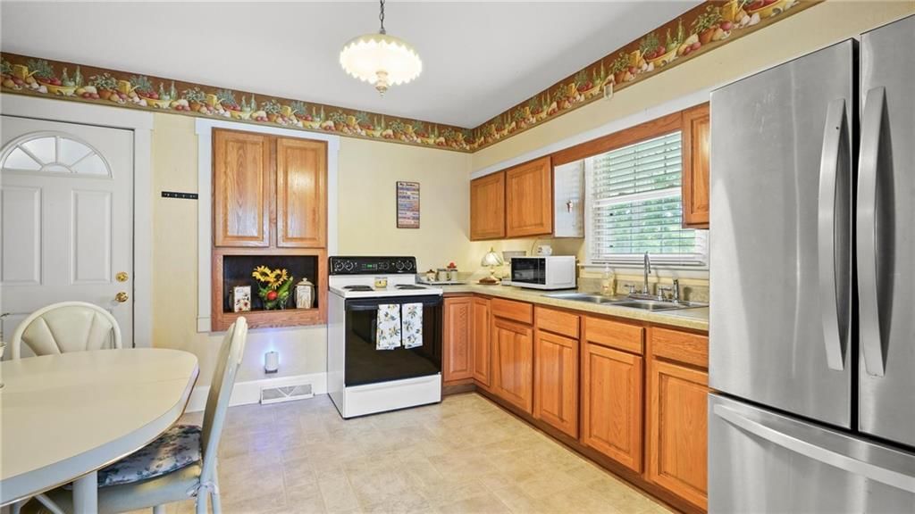 523 W Fleming Road — photo 10