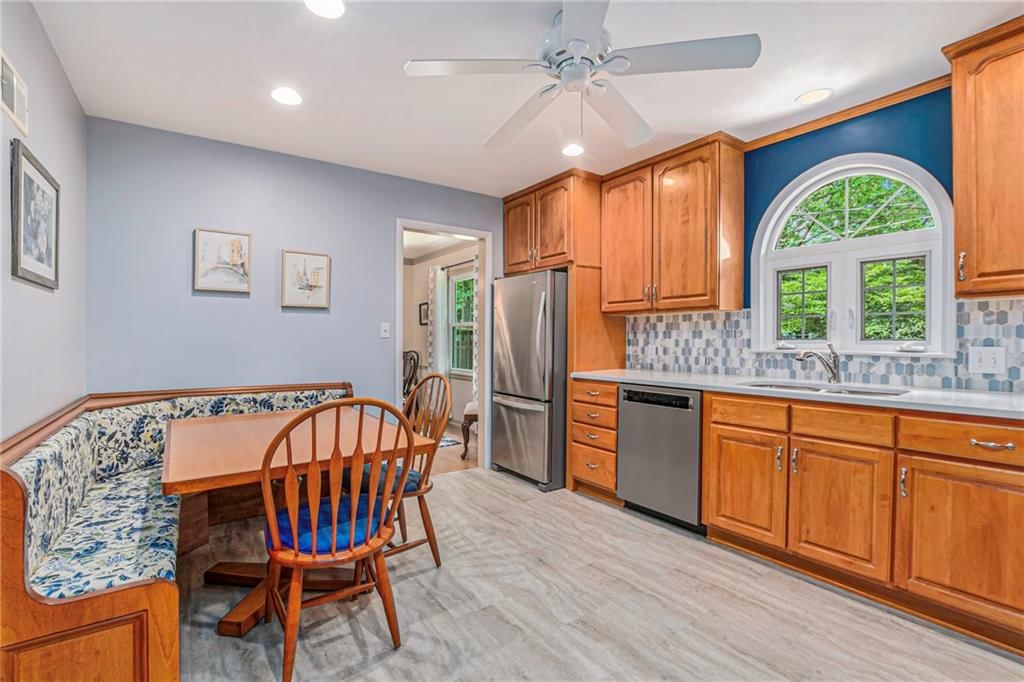 6436 Woodson Drive — photo 11