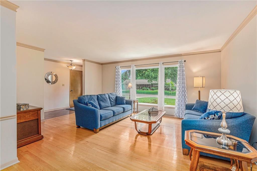 6436 Woodson Drive — photo 9