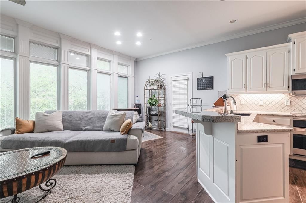 6300 N Kensington Court — photo 16