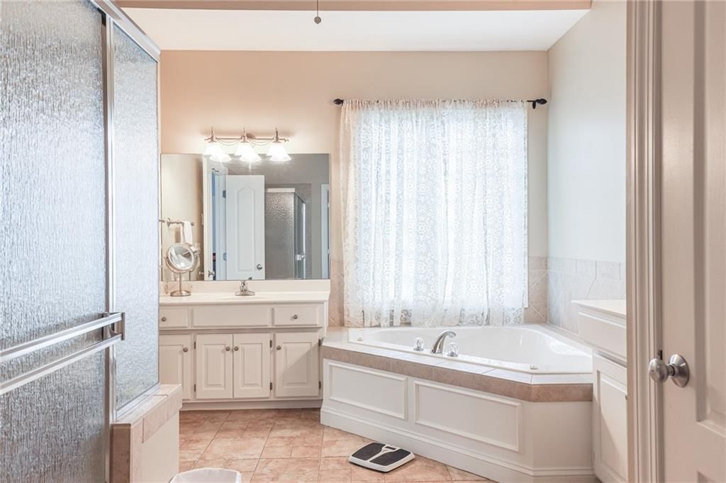 6300 N Kensington Court — photo 27