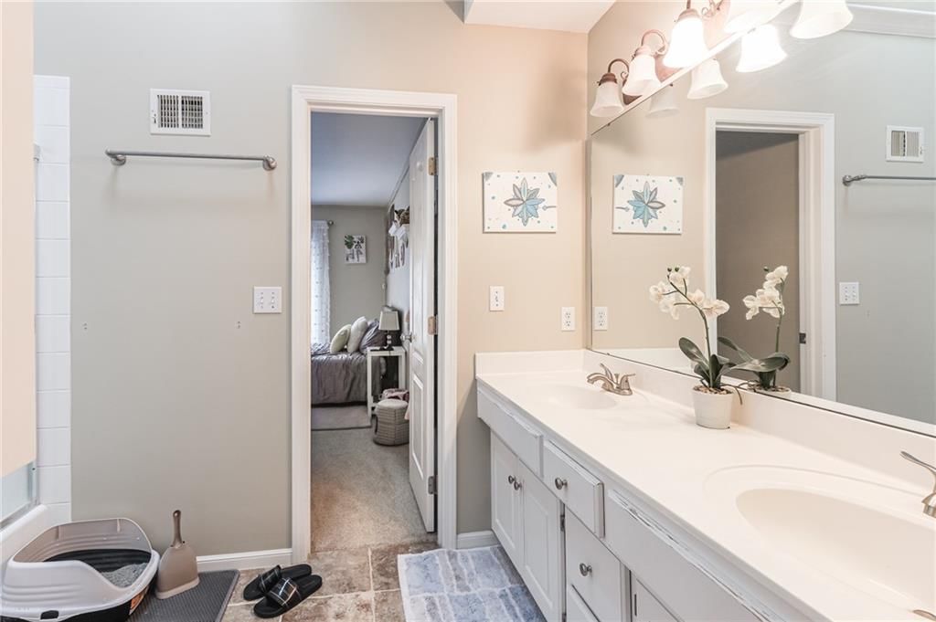 6300 N Kensington Court — photo 31