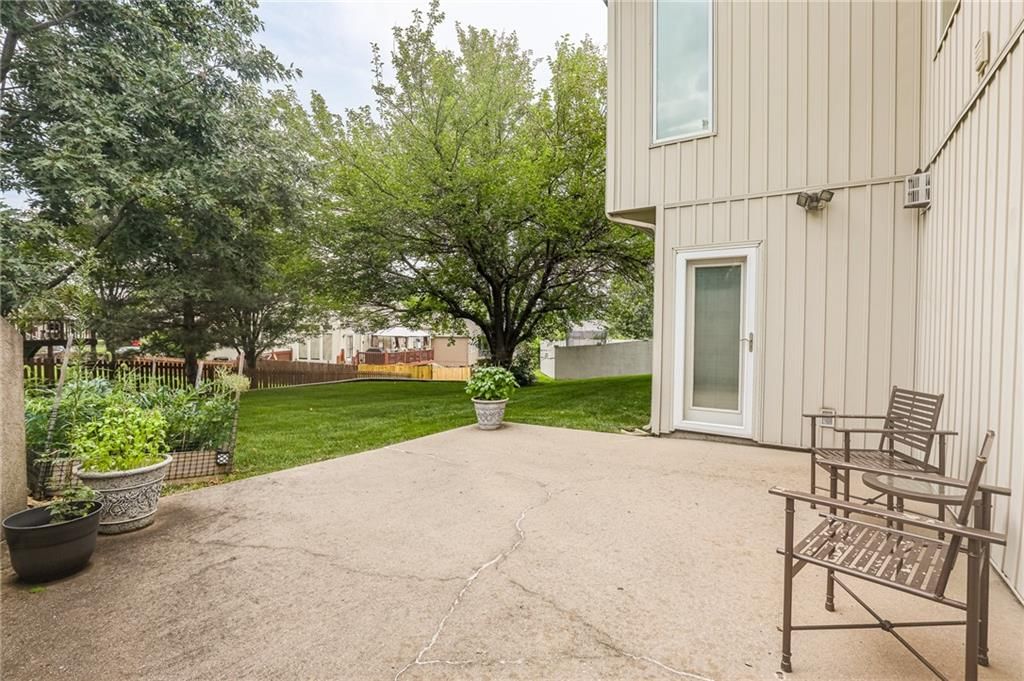 6300 N Kensington Court — photo 43