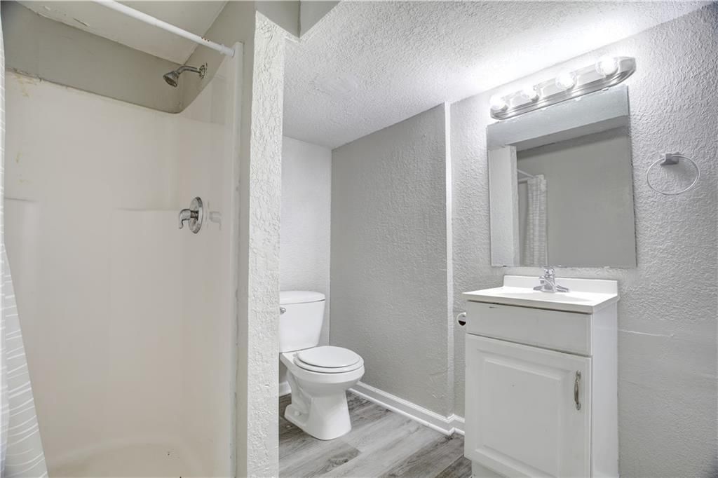 408 NE Lakeview Drive — photo 23