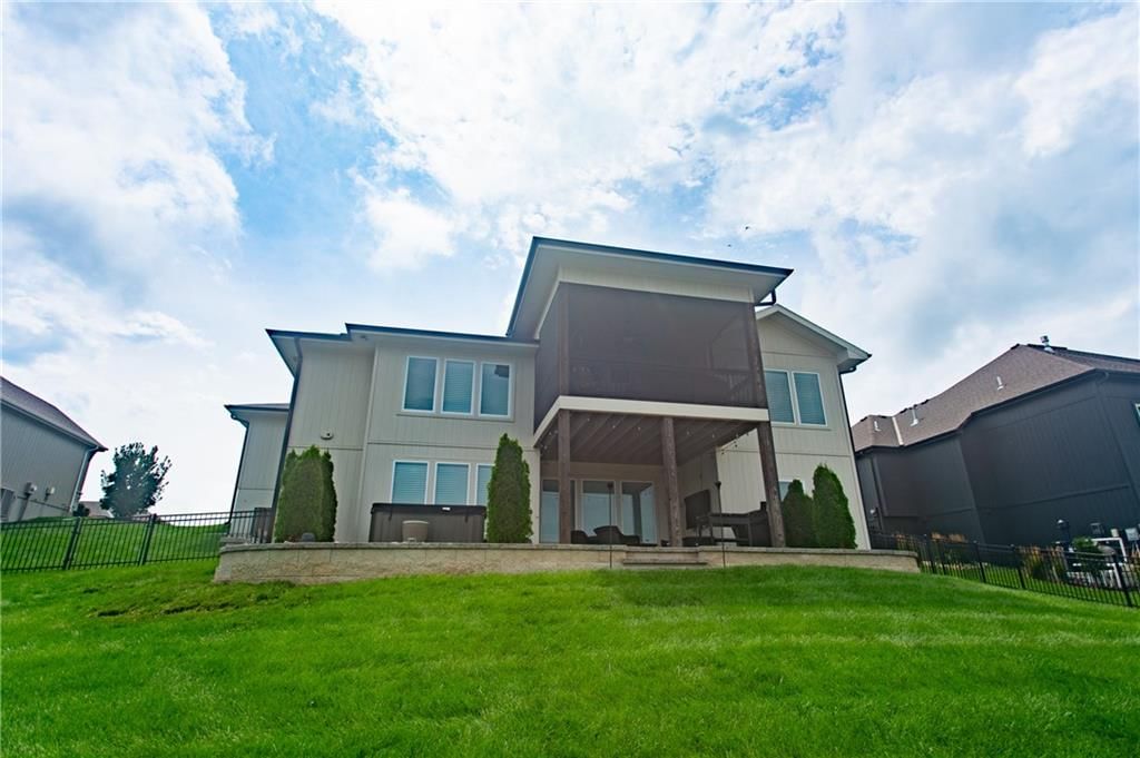 822 Bridgeshire Drive — photo 8