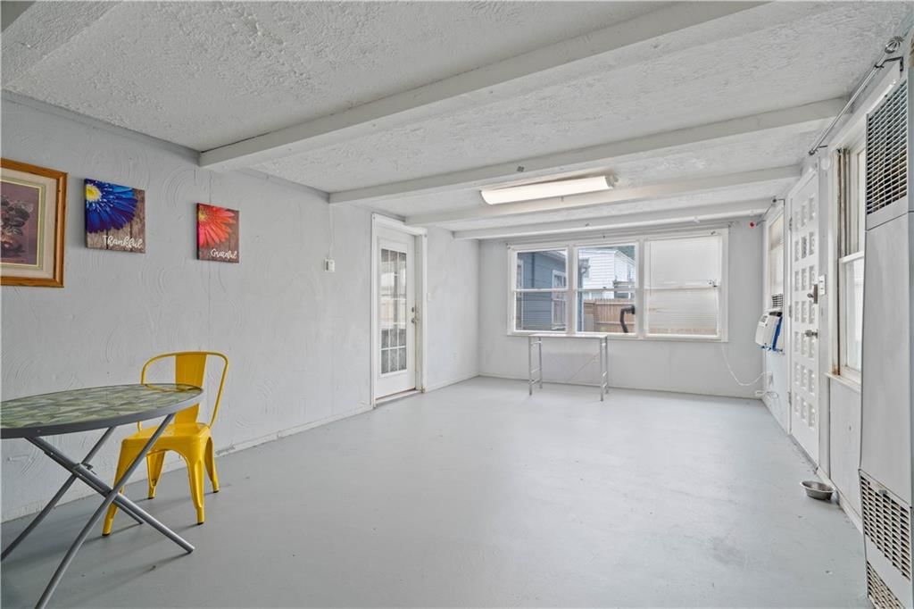 1131 S GLENWOOD Avenue — photo 14