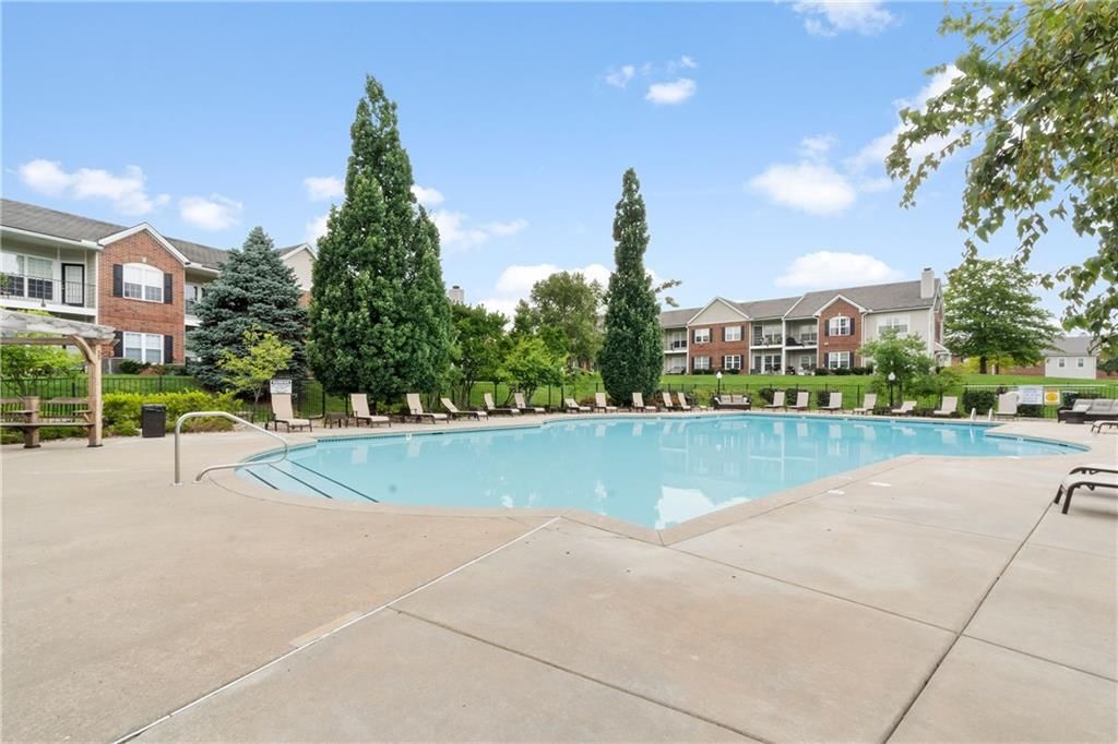 11613 Tomahawk Creek #G Parkway — photo 24