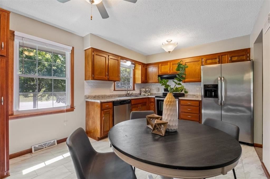 405 SW Keystone Drive — photo 13