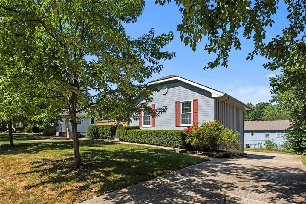 405 SW Keystone Drive — photo 4