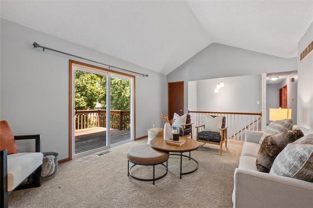 405 SW Keystone Drive — photo 5