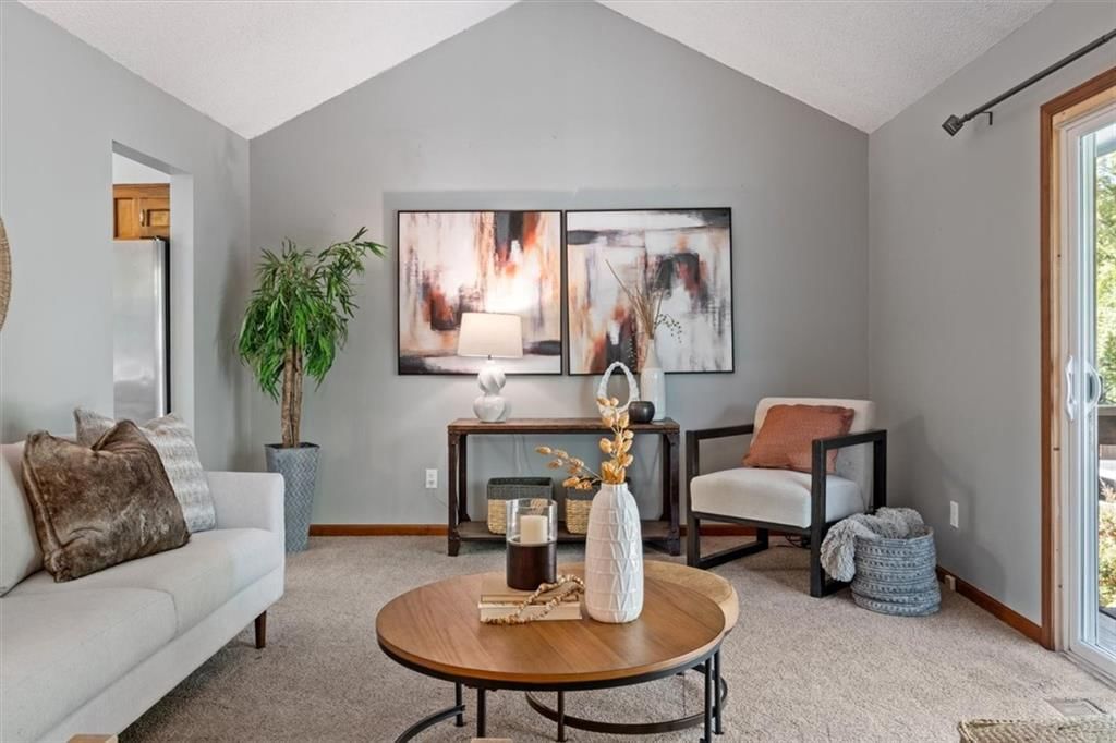 405 SW Keystone Drive — photo 9