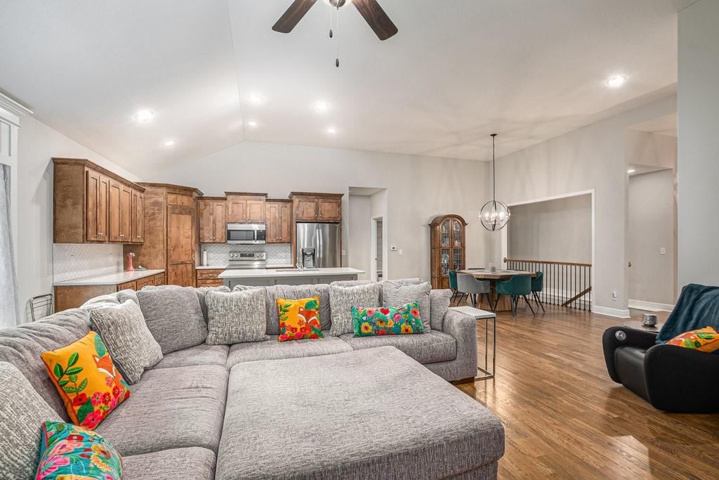 18205 Belinda Drive — photo 8