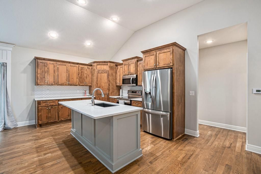 18205 Belinda Drive — photo 9