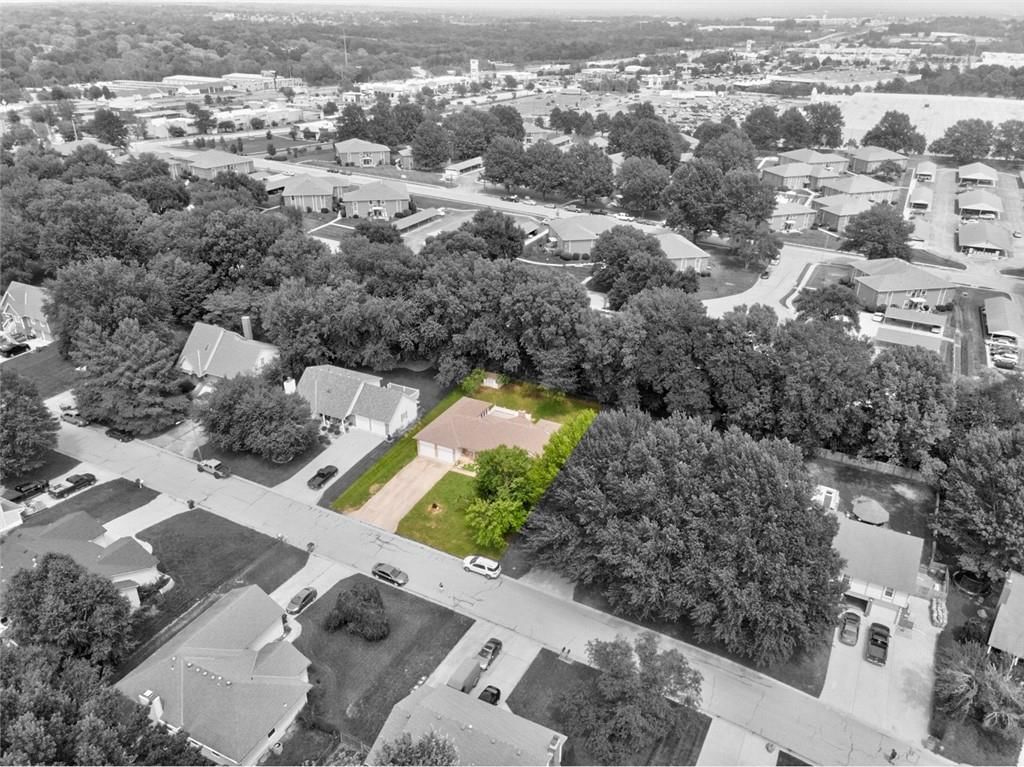 804 NE 3rd Street — photo 45