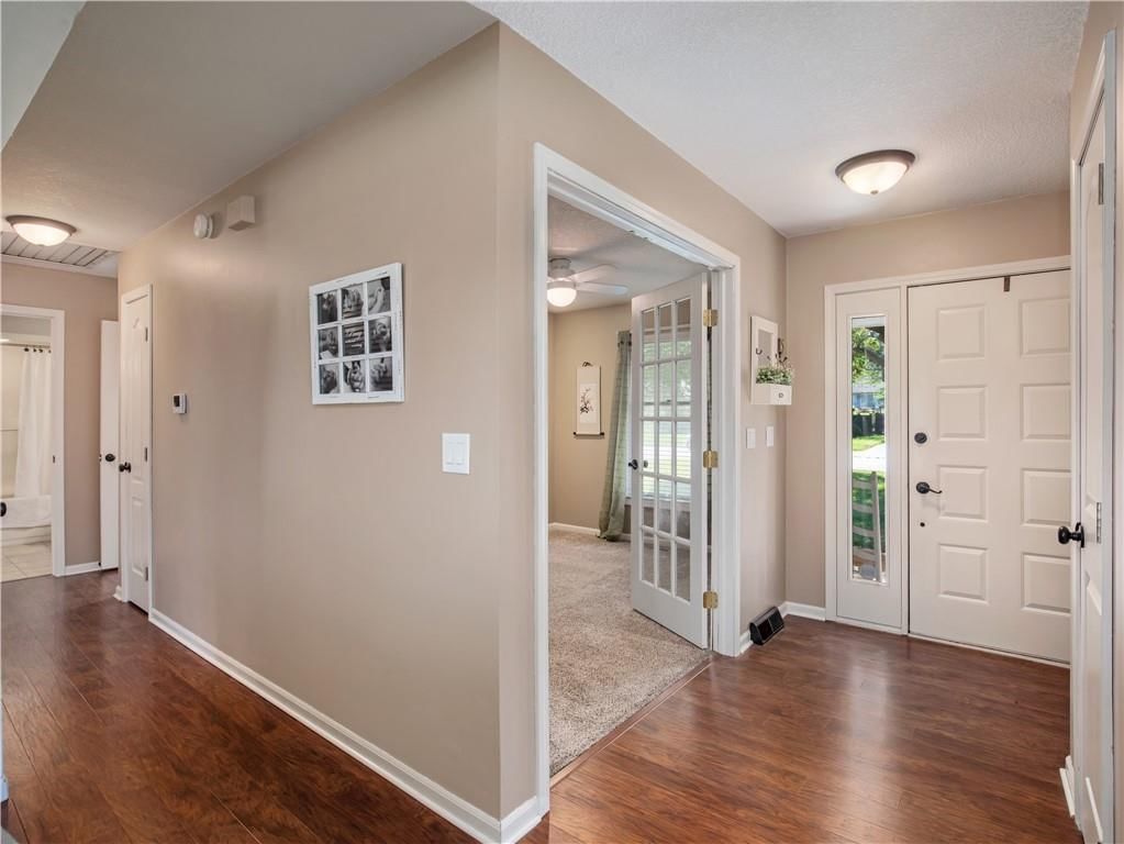 207 SE Circleview Drive — photo 3