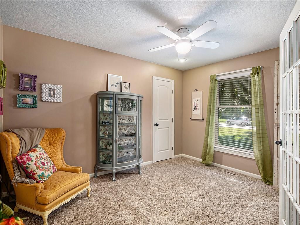 207 SE Circleview Drive — photo 4