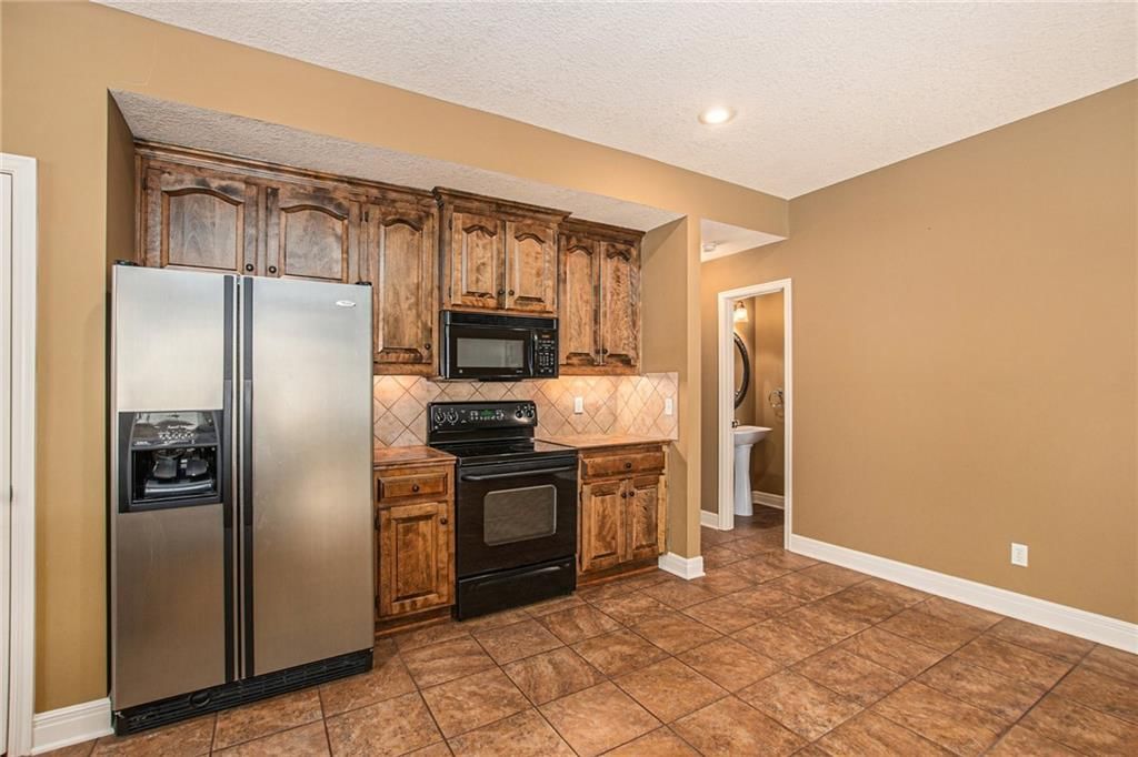 15802 W 61st Terrace — photo 7