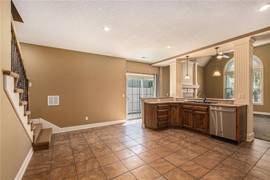 15802 W 61st Terrace — photo 8