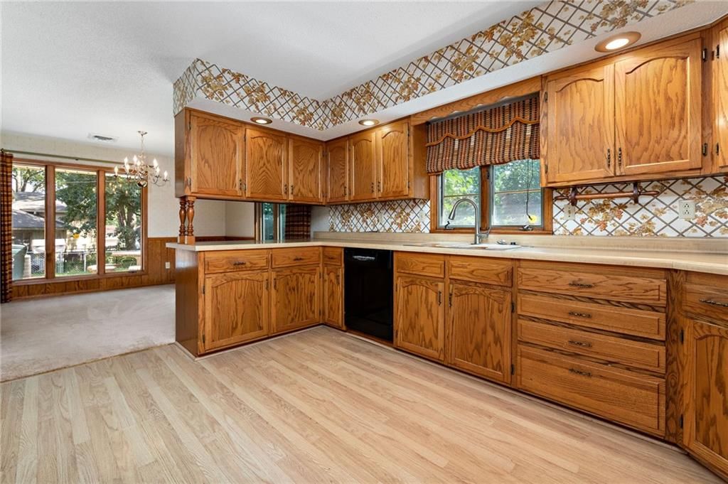 802 N Redwood Drive — photo 13
