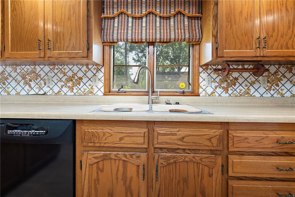 802 N Redwood Drive — photo 15